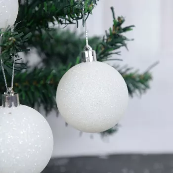 6pcs White Glitter Ornaments for a Clean Holiday Tree